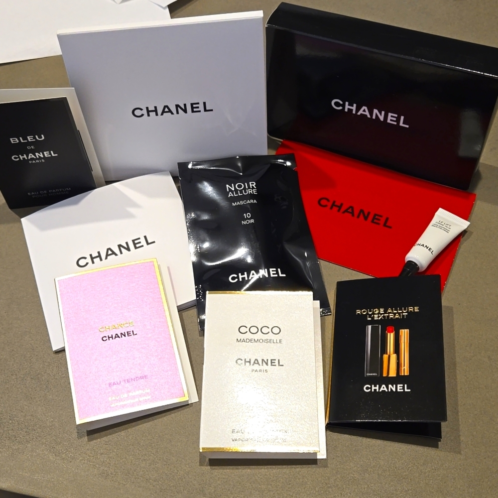 New never used CHANEL beauty bundle 2x Chanel gift pouches Noir Allure mascara